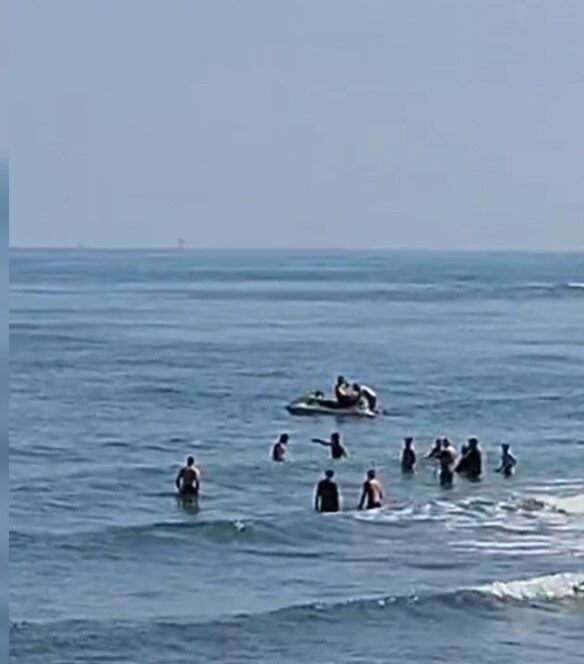 Düzce’de serinlemek için denize giren 4 kişi, cankurtaranların dikkati ile