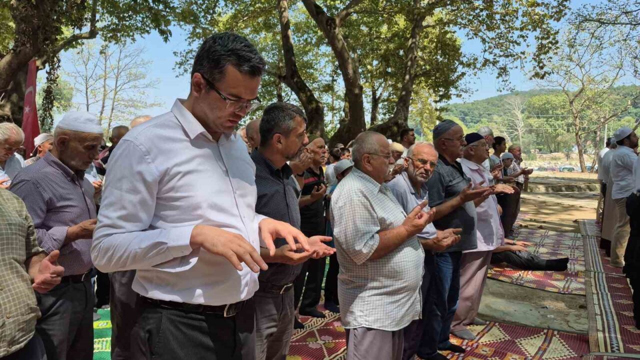 Düzce’de son günlerde mevsim normallerinin üzerinde seyreden sıcaklıklar ve su