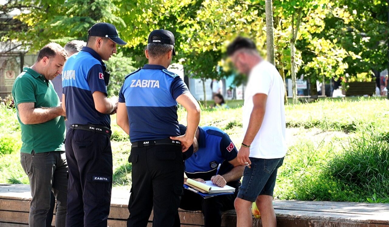 Düzce Belediyesi’nin ‘Temiz Şehir Düzce’ hedefi doğrultusunda başlattığı temizlik kampanyası