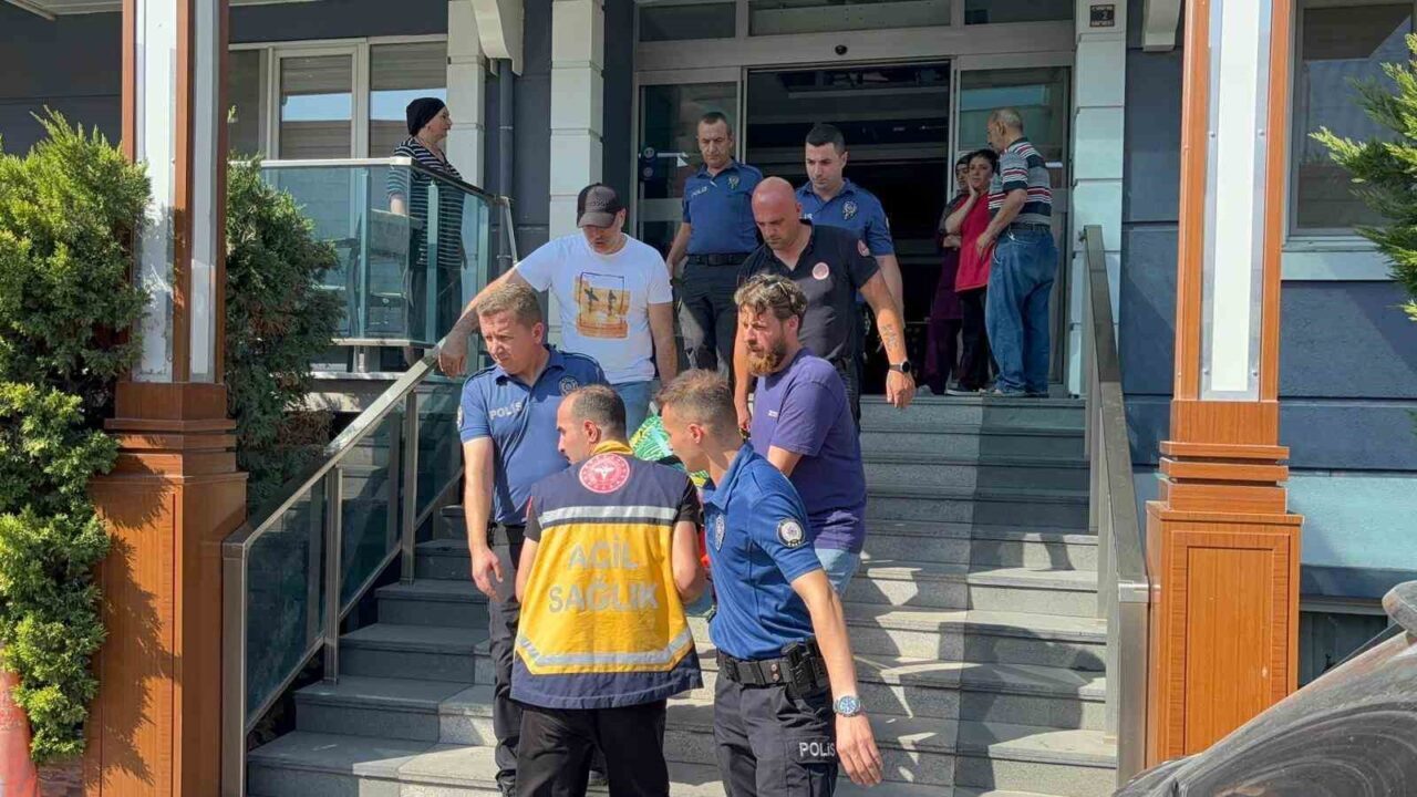 Edirne’de 7 katlı pansiyonun üst katındaki merdiven boşluğuna çıkan genç