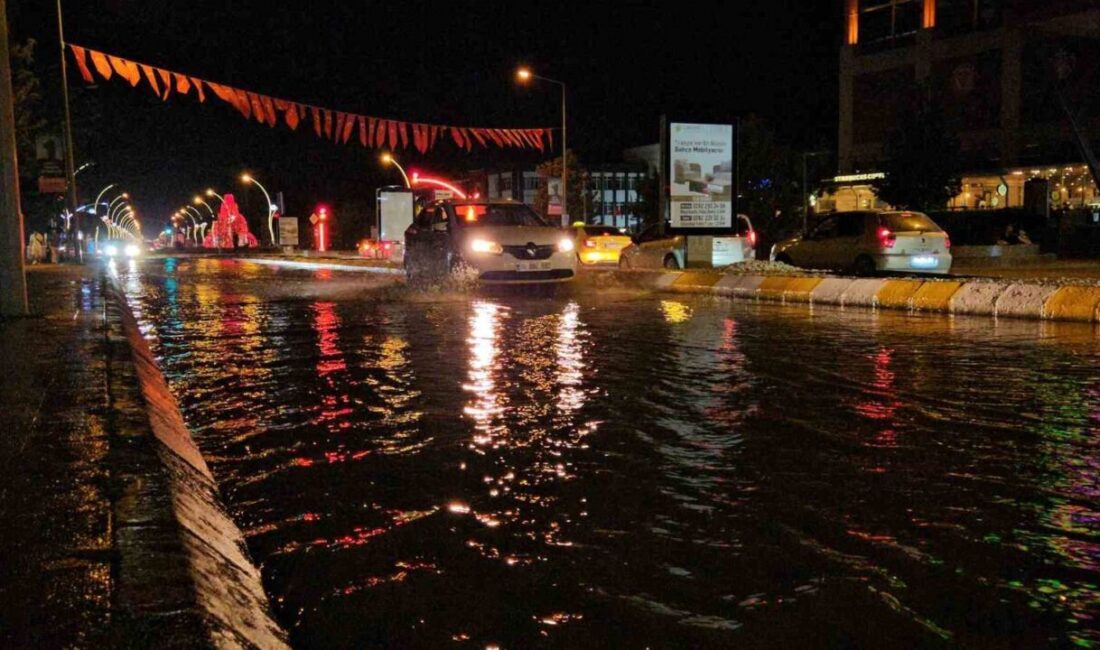 Edirne şehir merkezinde içme suyu ana izale hattında meydana gelen