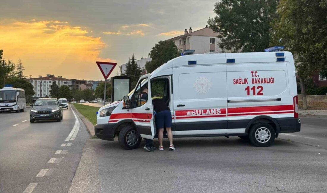 Edirne’de motosiklet ile otomobilin çarpışması sonucu meydana gelen kazada 3