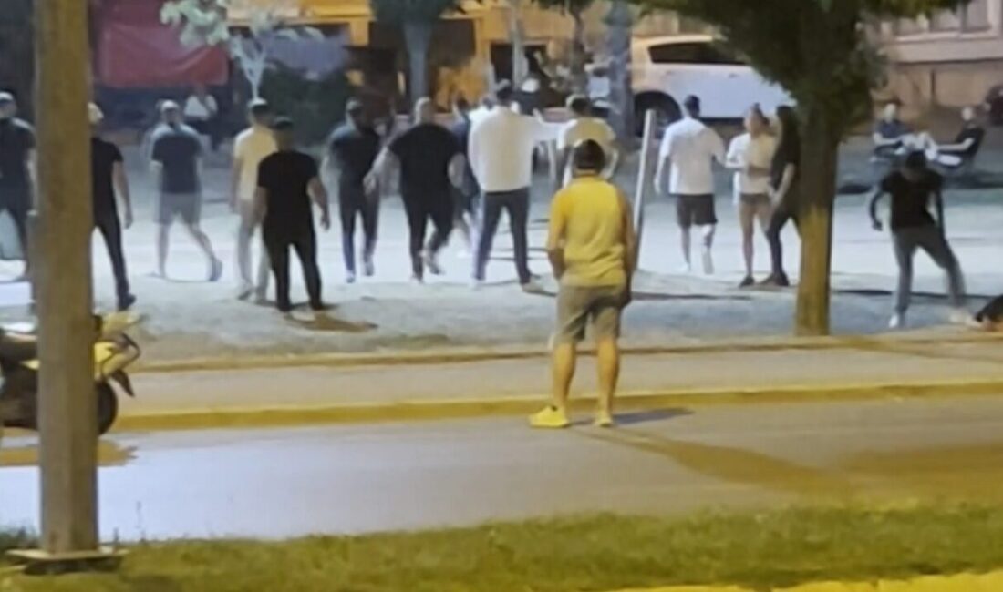 EDİRNE (İHA) – Edirne’de bir parkta iki grup arasında tekmeli