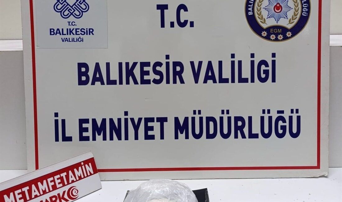 Balıkesir’in Edremit ilçesinde narkotik ekiplerince düzenlenen operasyonda 41,23 gram metamfetamin