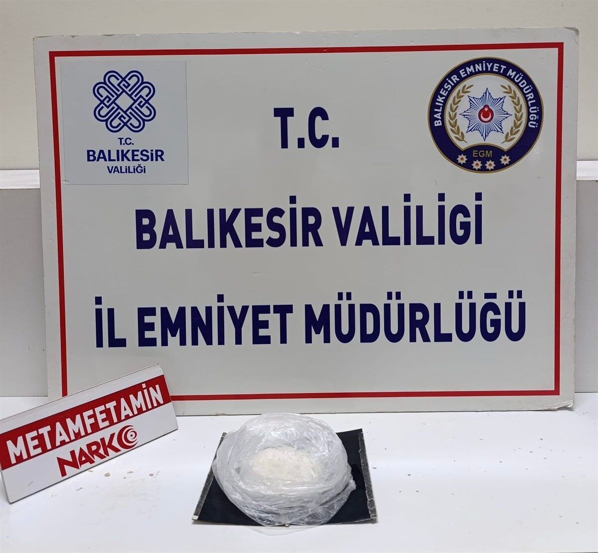 Balıkesir’in Edremit ilçesinde narkotik ekiplerince düzenlenen operasyonda 41,23 gram metamfetamin