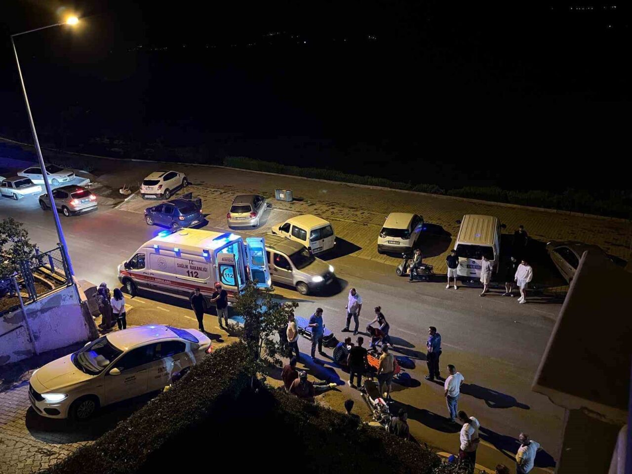 Isparta’nın Eğirdir ilçesinde otomobil ile motosikletin çarpışması sonucu meydana gelen