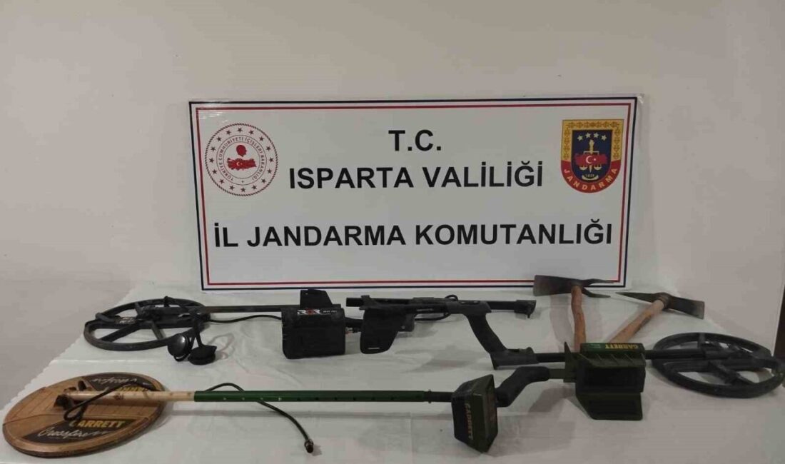 Isparta’nın Eğirdir ilçesi Barla Köyü’nde jandarmanın devriyesi sırasında şüphelenilen 4