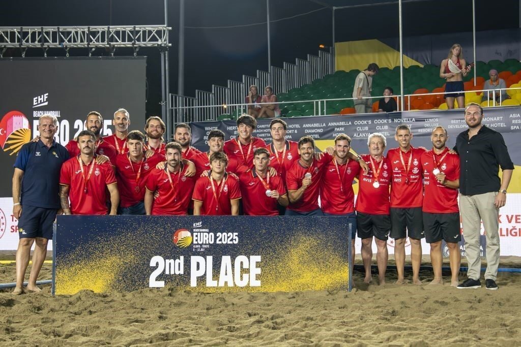 Alanya’da gerçekleştirilen EHF 2025 Avrupa Plaj Hentbol Şampiyonası’nda erkeklerde Almanya,