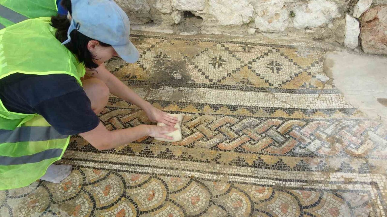 Mersin’in Erdemli ilçesine bağlı Ayaş Mahallesi’ndeki Roma ve Bizans dönemlerinin