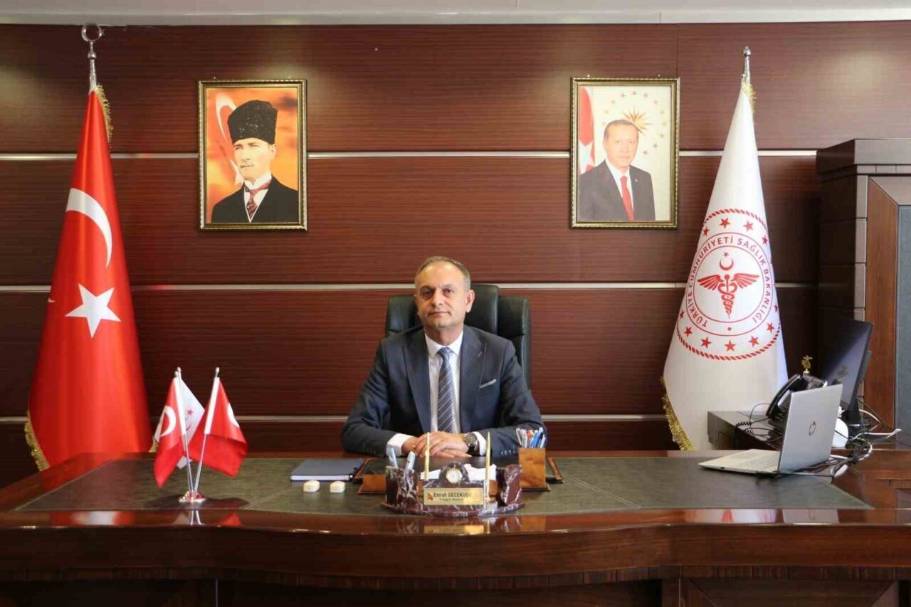 Vatandaşları aşırı sıcak havalar ve güneş çarpmasına karşı uyaran Elazığ