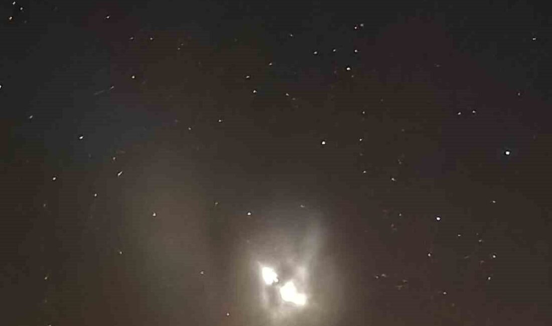 Elazığ semalarında gece saatlerinde görülen ışık hüzmesi heyecanlandırdı. Elazığ’da gökyüzünde