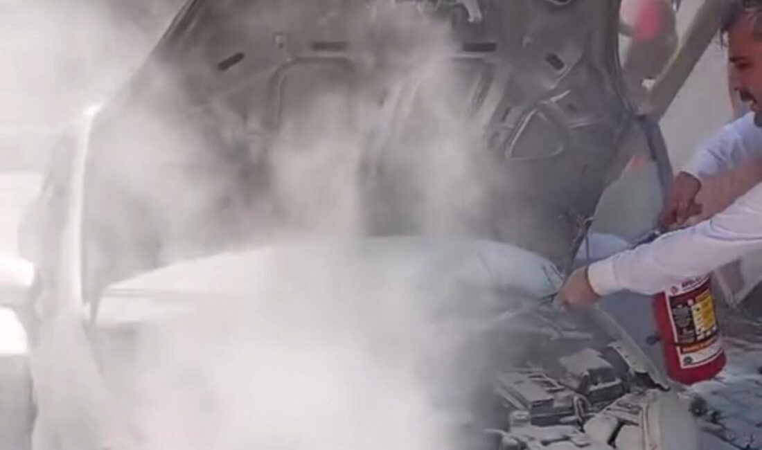 Elazığ’da park halindeki bir otomobilde yangın çıktı. Kurs merkezi çalışanları