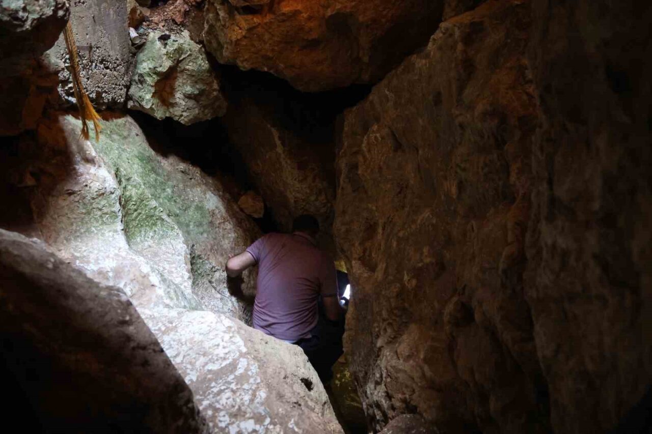 Elazığ’da sıcaklığı yazın eksi 20’lere kadar düşen Buzluk Mağarası, vatandaşların