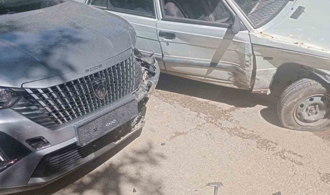 Elazığ’da iki otomobilin çarpıştığı kaza da maddi hasar meydana geldi.
