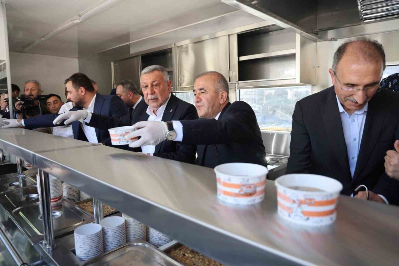 Elazığ Valiliği öncülüğünde İl Özel İdaresi ekipleri tarafından Muharrem ayı