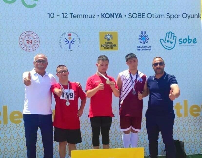 Özel Sporcular Atletizm Türkiye Şampiyonası’nda Elazığlı sporcu Ömer Aydemir’den Türkiye