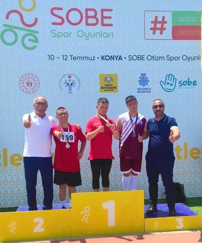 Özel Sporcular Atletizm Türkiye Şampiyonası’nda Elazığlı sporcu Ömer Aydemir’den Türkiye