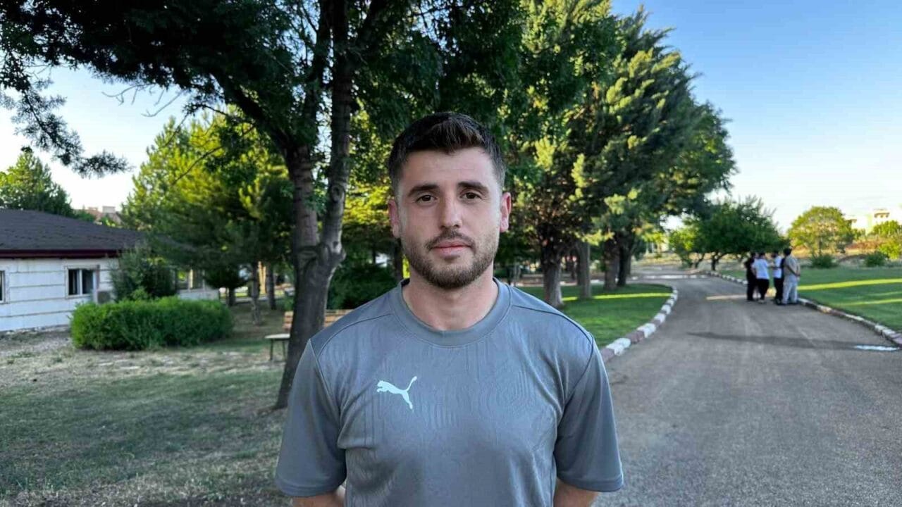 Elazığspor’da 2025-2026 sezonu hazırlıkları kulüp tesislerinde yapılan antrenmanla başladı. Elazığspor,