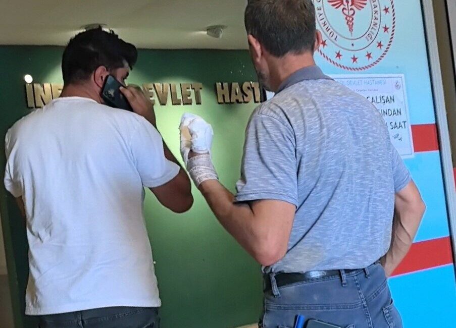Bursa’nın İnegöl ilçesinde meydana gelen olayda elini bıçkıya kaptıran adamın