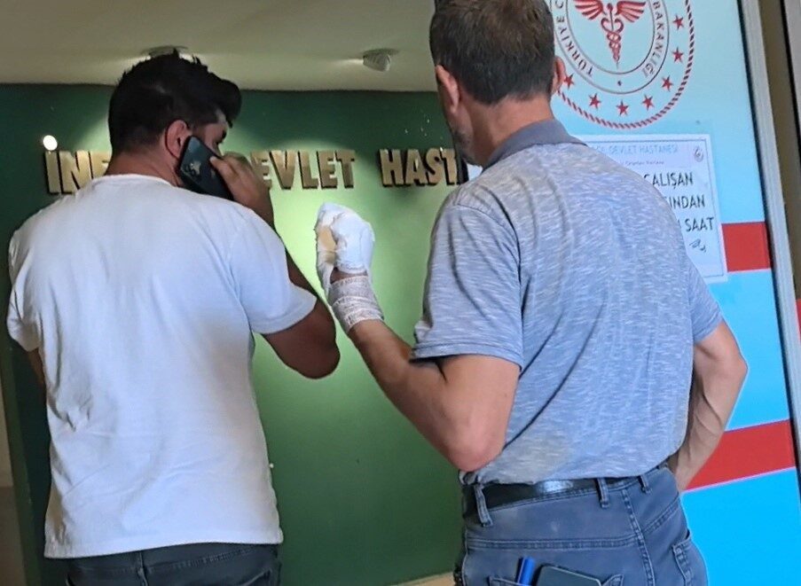 Bursa’nın İnegöl ilçesinde meydana gelen olayda elini bıçkıya kaptıran adamın