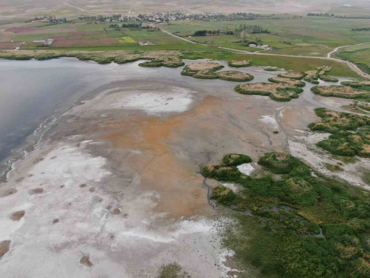 Van’da son yıllarda azalan yağış ve artan buharlaşmayla birlikte yaşanan