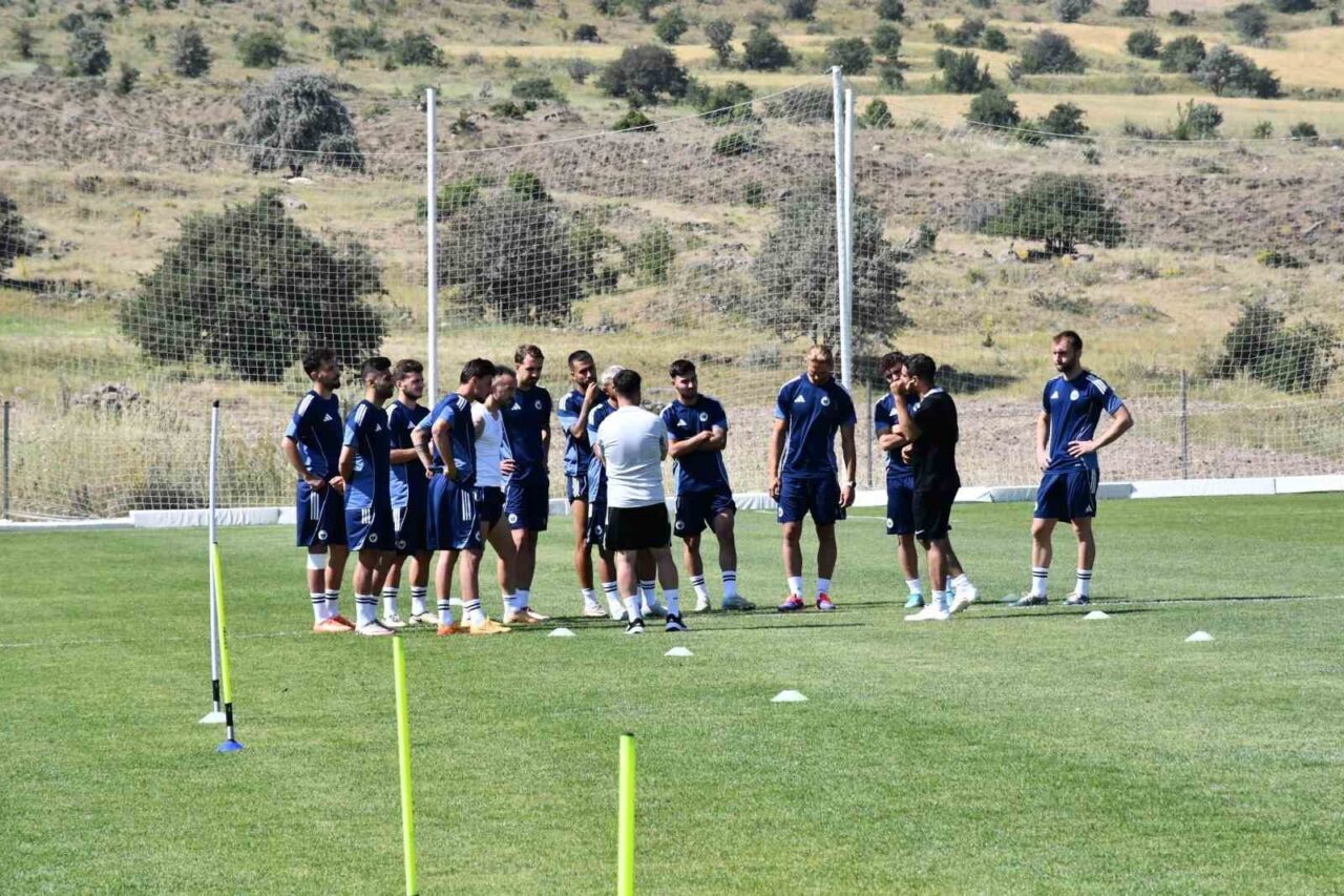 Erciyes 38 Futbol Kulübü, yeni sezon hazırlıkları kapsamında 1. etap