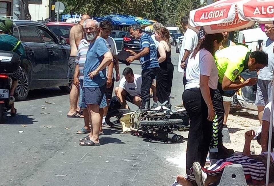 Balıkesir’in Erdek ilçesinde iki motosikletin çarpışması sonucu meydana gelen kazada,