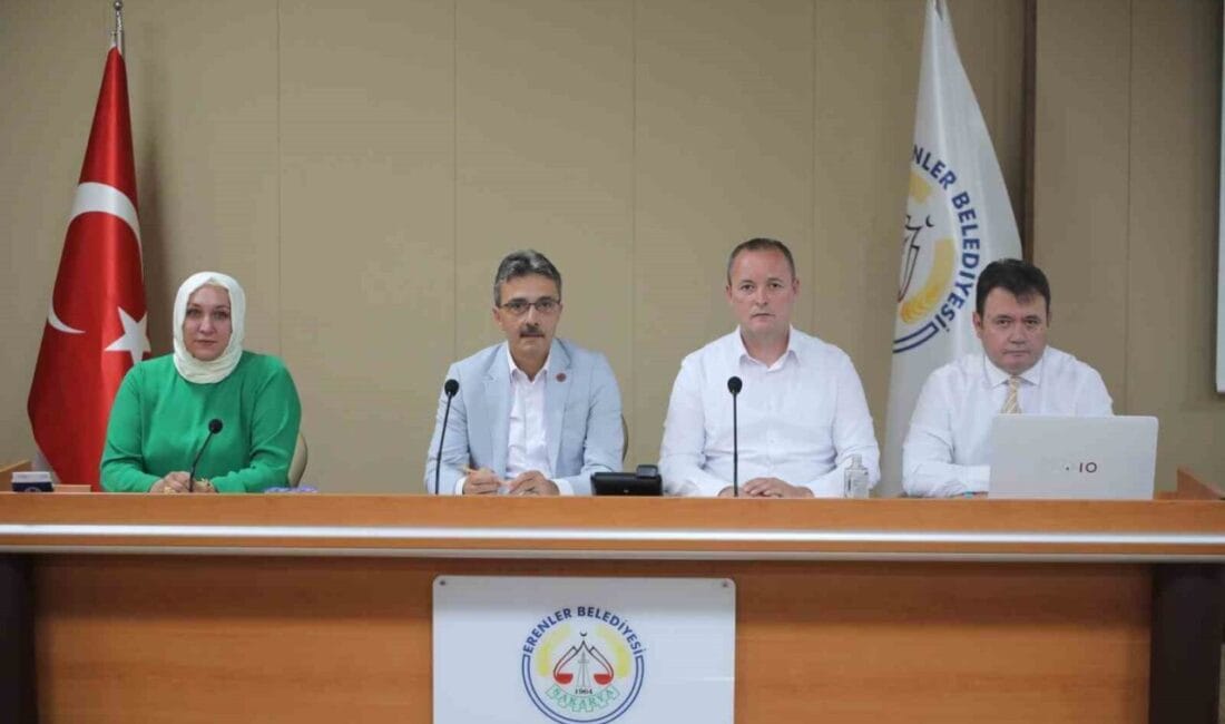 Temmuz Ayı Olağan Meclis Toplantısında konuşan Erenler Belediye Başkanı Şenol