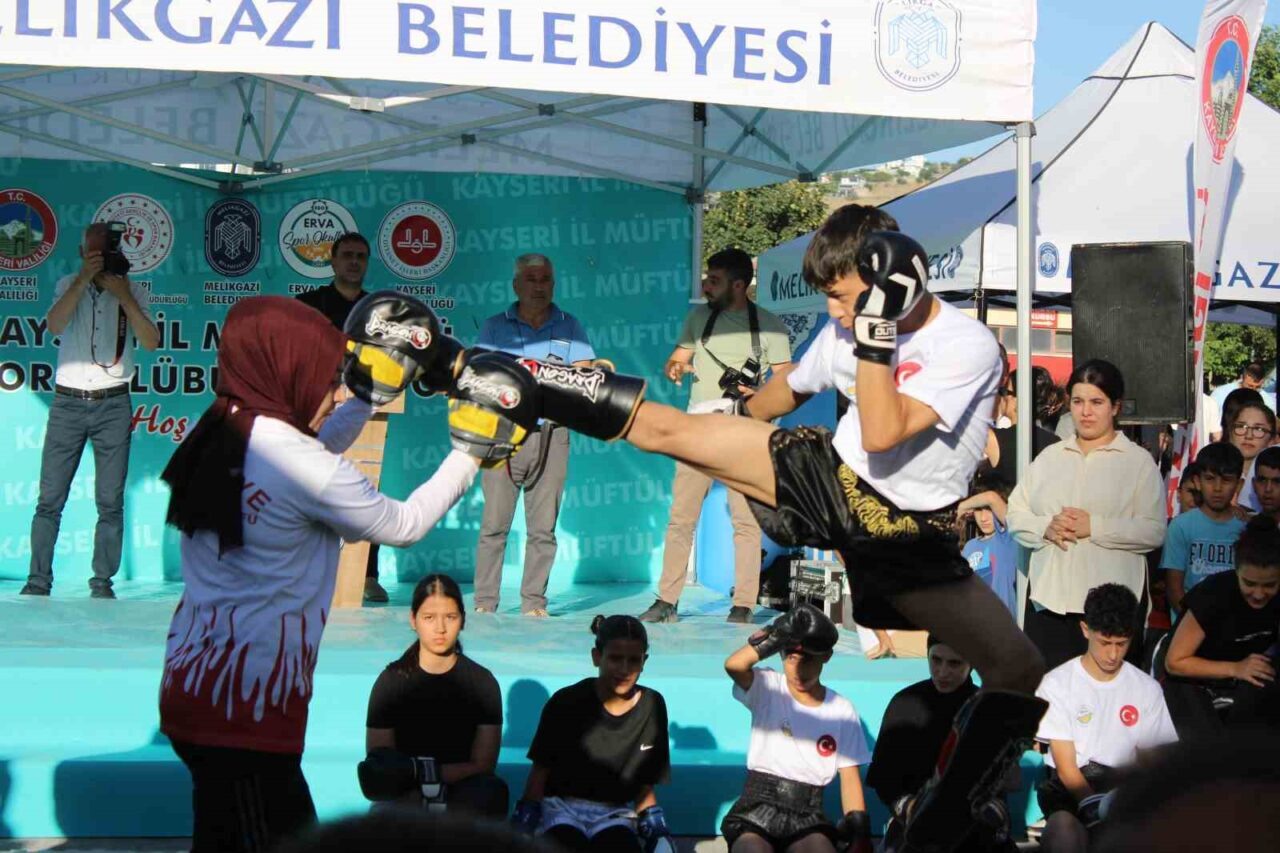 Kayseri Valisi Gökmen Çiçek tarafından başlatılan ’Erdemlerimizle Varız’ projesi çerçevesinde