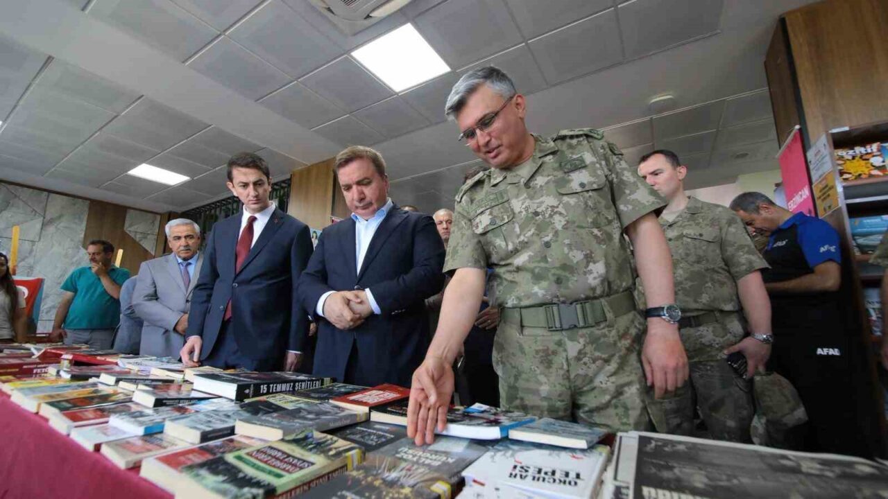 Erzincan’da 15 Temmuz Demokrasi ve Milli Birlik Günü kapsamında Kitap