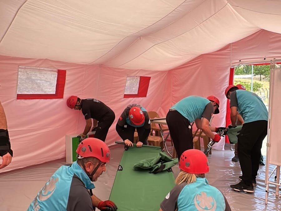 Erzincan İl Sağlık Müdürlüğü tarafından Işıkpınar yerleşkesinde ’Acil Müdahale Ünitesi