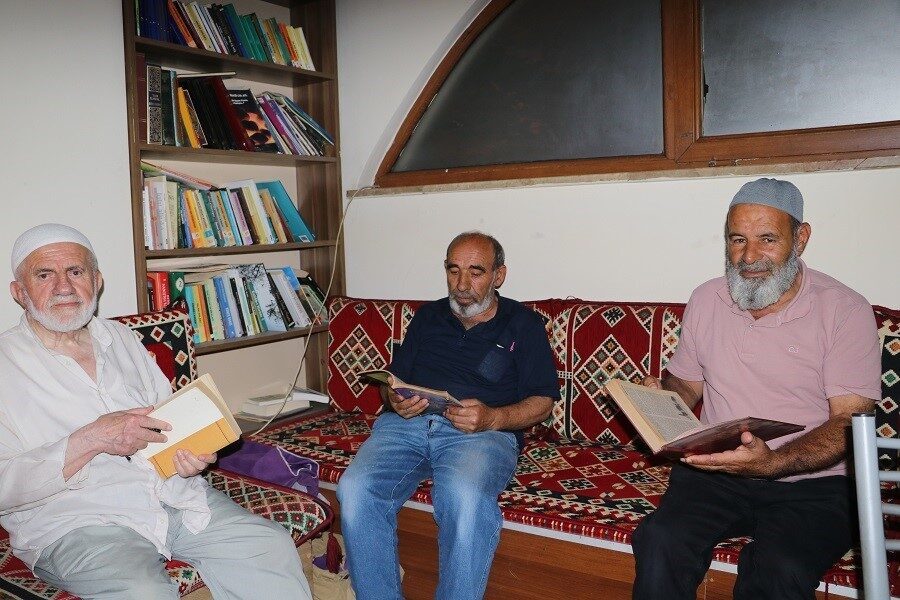 Erzincan Valisi Hamza Aydoğdu’nun öncülüğünde başlatılan ’Her Camiye Bir Kitaplık’