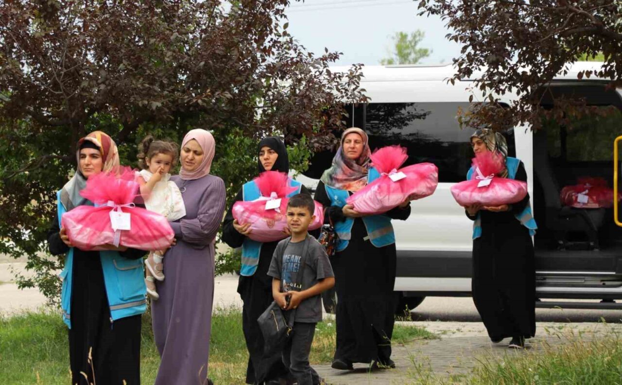 Erzincan’da başlatılan ’Hayata Başlarken Projesi’ kapsamında, evlilik hazırlığı yapan nişanlı