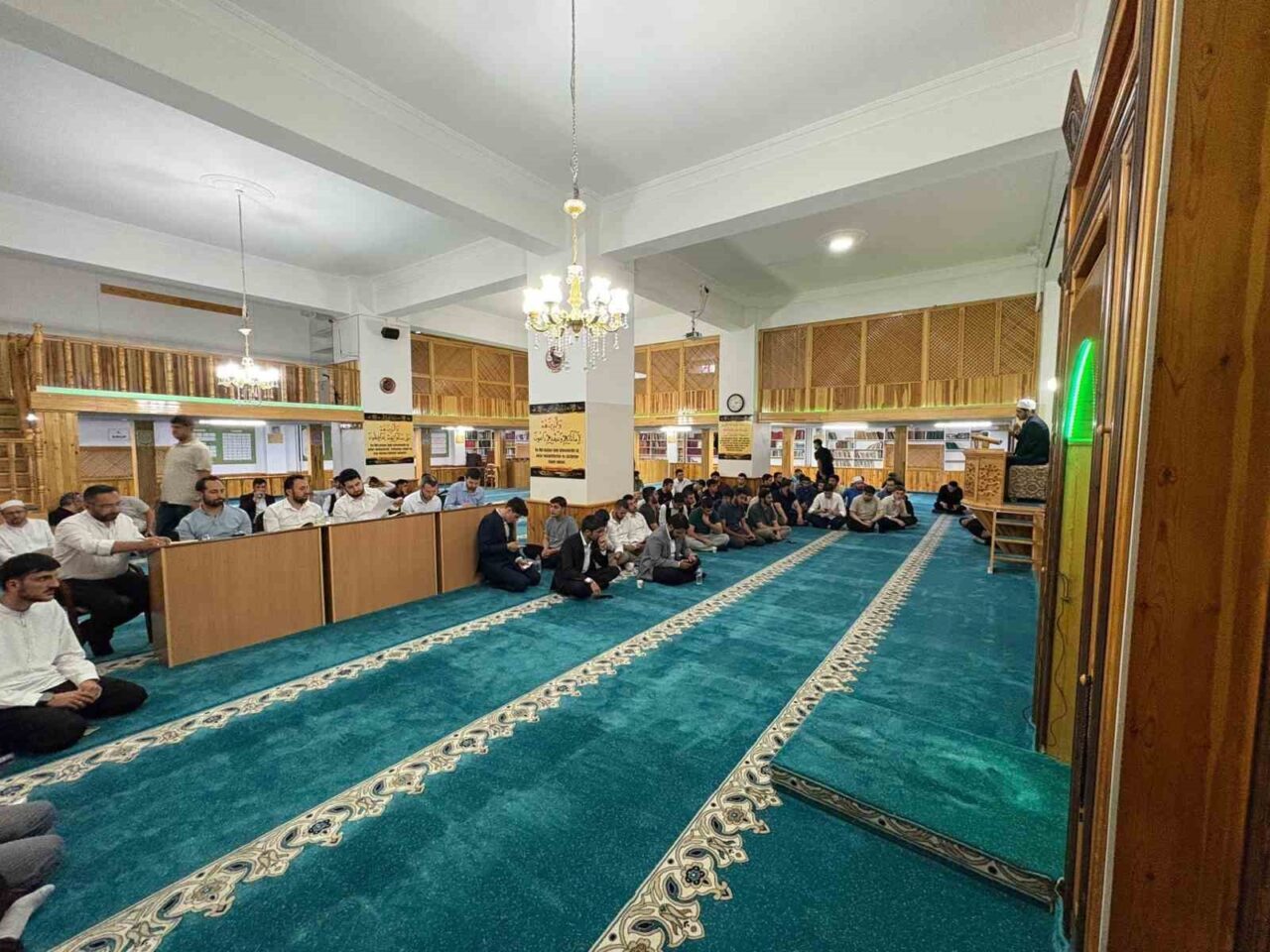 Diyanet Akademisi Başkanlığı koordinesinde, aday din görevlilerinin mesleki donanımlarını ve