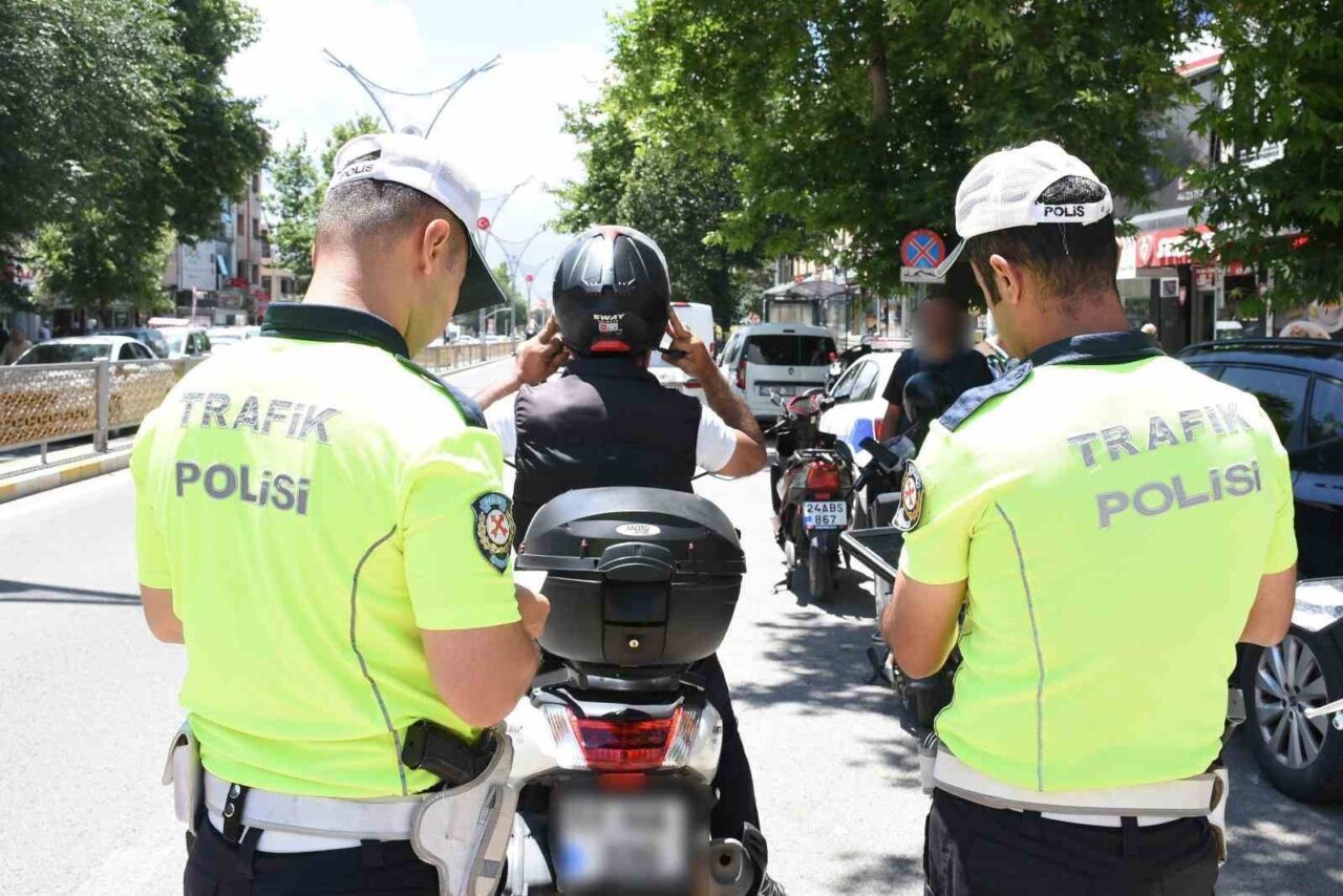 Erzincan İl Emniyet Müdürlüğü Trafik Denetleme Şube Müdürlüğü ekipleri tarafından