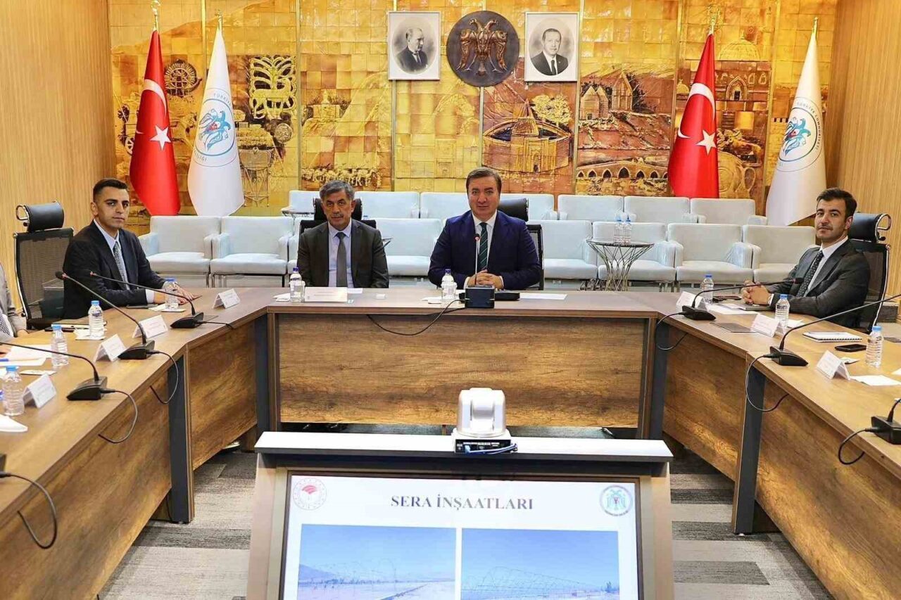 Erzincan Valisi Hamza Aydoğdu başkanlığında, sahipsiz hayvanlara yönelik çalışmalar ile