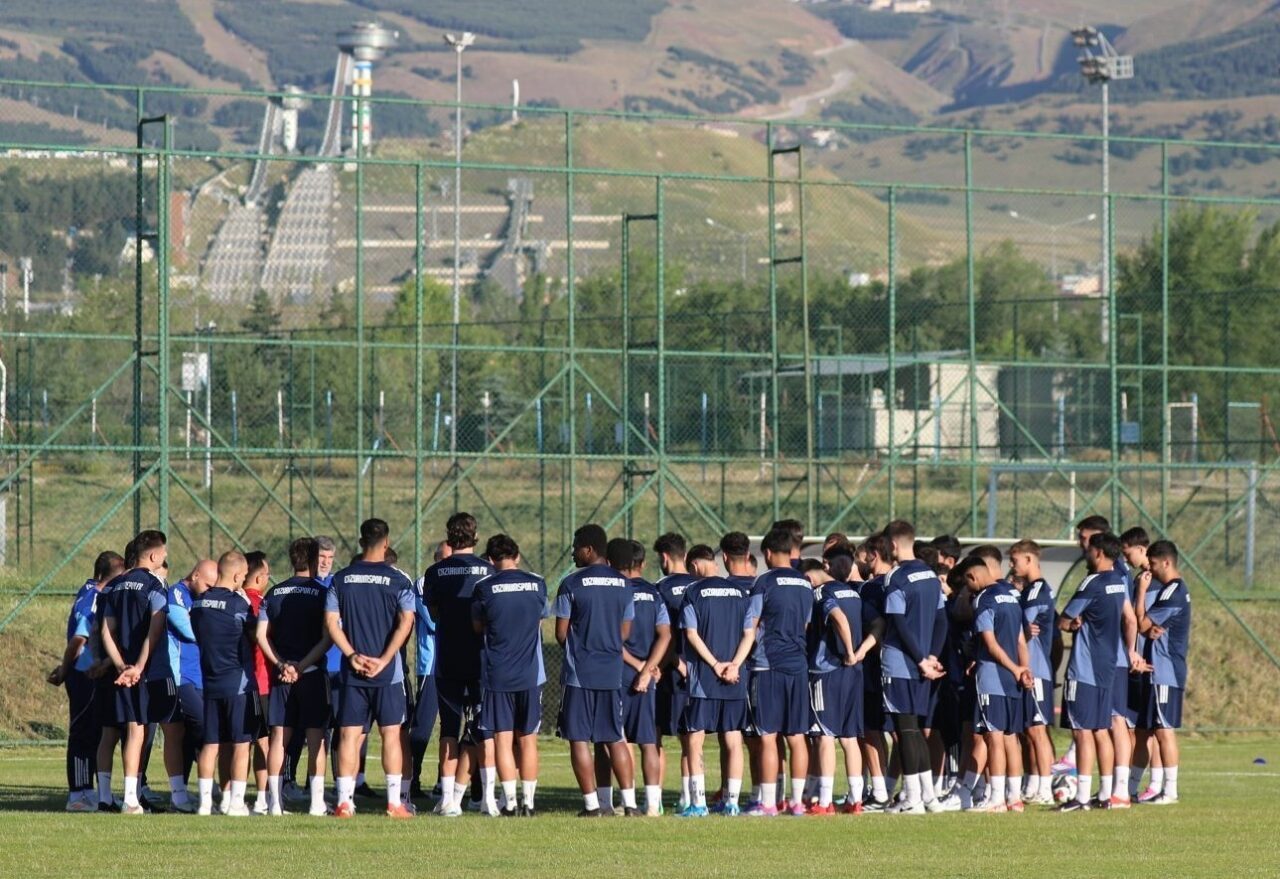 Erzurumspor FK’da bir yandan yeni sezon hazırlıkları bir yandan da
