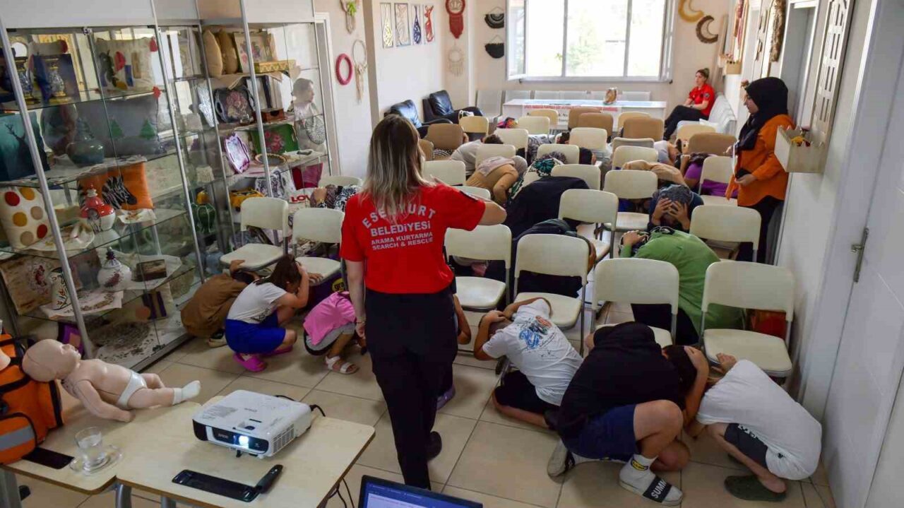 Esenyurt Belediyesi, afetlere karşı bilinçli ve hazırlıklı bir toplum için