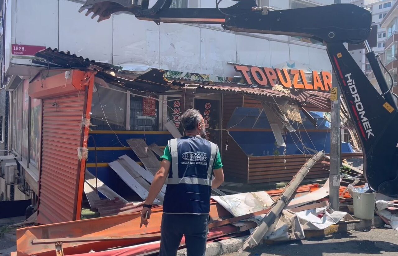 İstanbul Esenyurt’ta zabıta ve market çalışanları arasında bıçaklı kavgaya neden