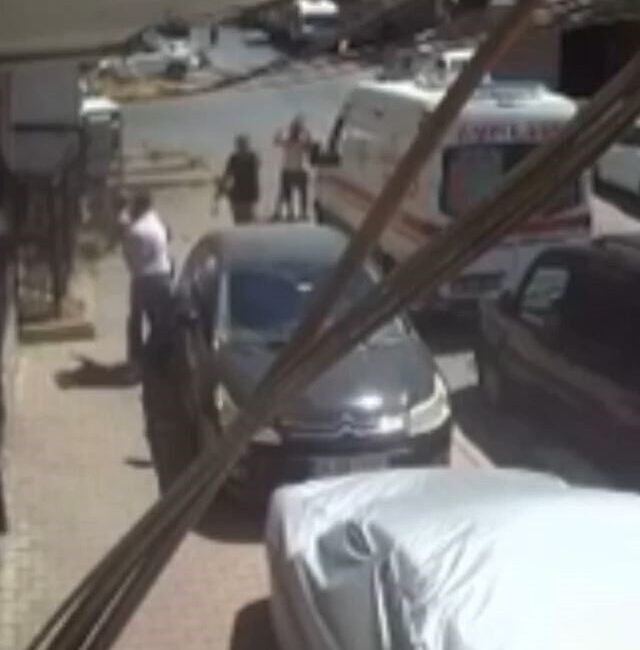 İstanbul Esenyurt’ta uzun süredir aralarında tartışma olan iki aile, gürültü