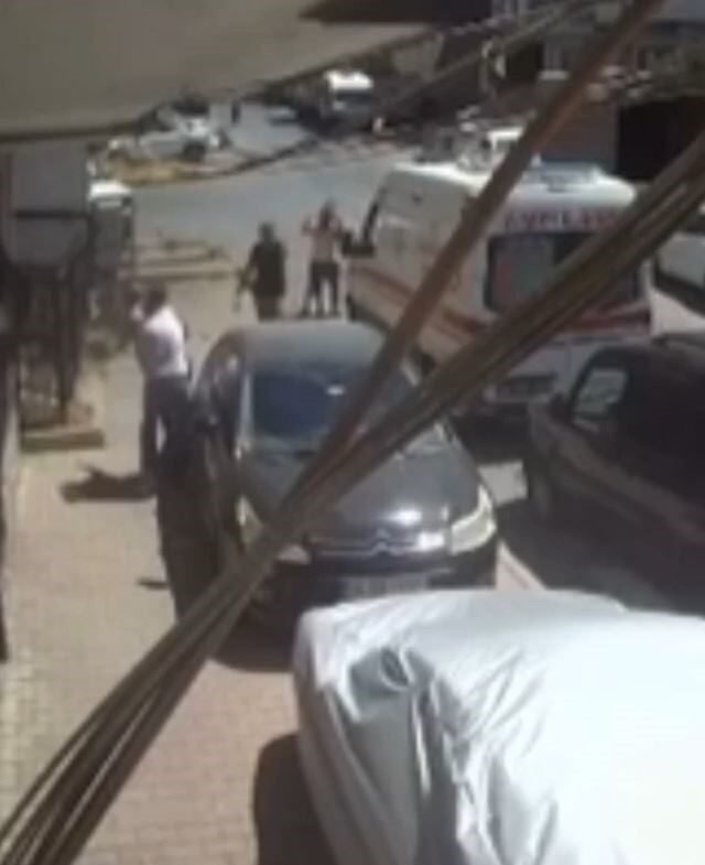 İstanbul Esenyurt’ta uzun süredir aralarında tartışma olan iki aile, gürültü