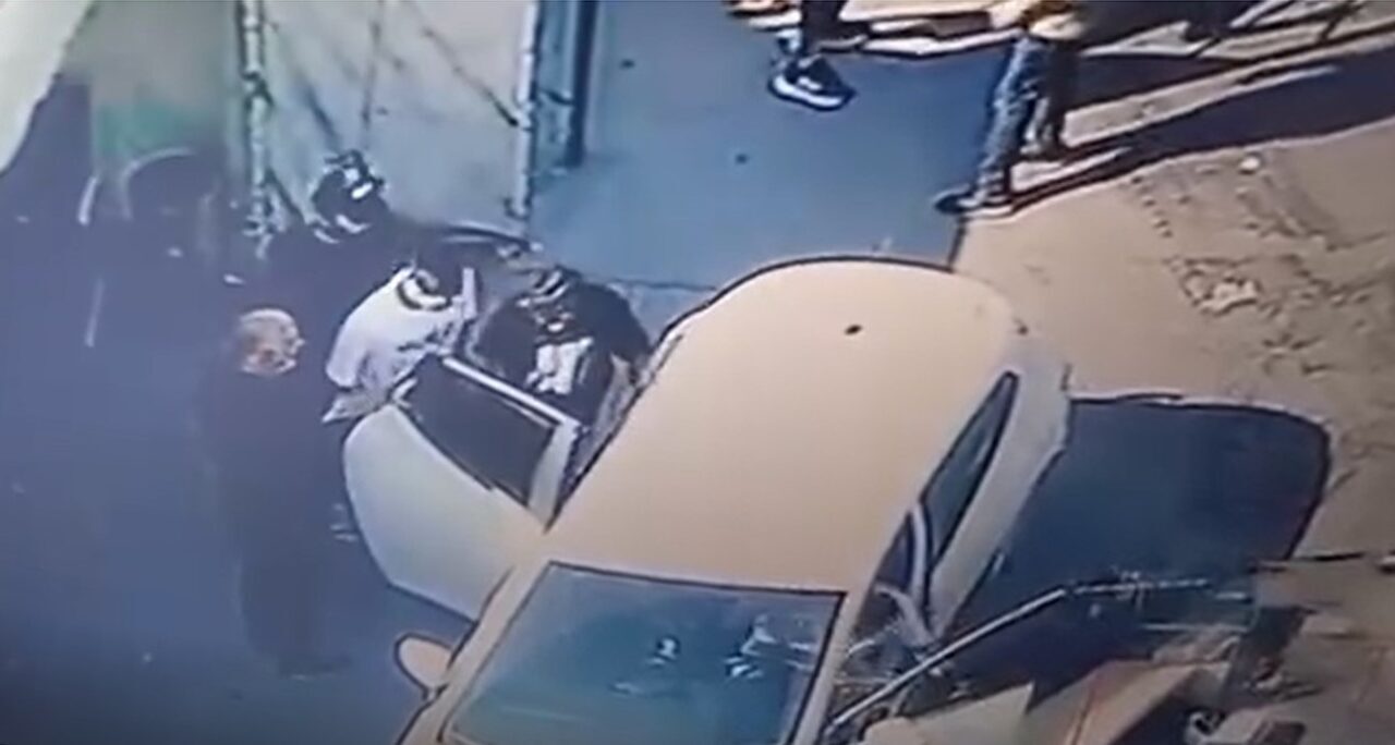 İstanbul’un Esenyurt ilçesinde işe gitmek üzere olan bir kadının cüzdan