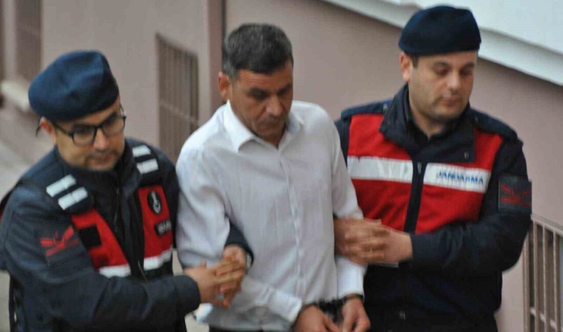 Muğla’nın Ortaca İlçesi’nde kendisini aldattığı iddiasıyla boşanma aşamasında olduğu ve