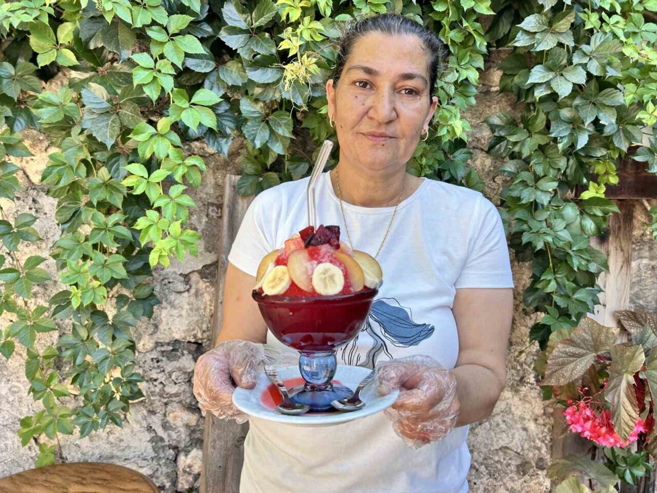 Hatay’ın Payas ilçesinde esnaflık yapan 3 çocuk annesi Cemile Örek,