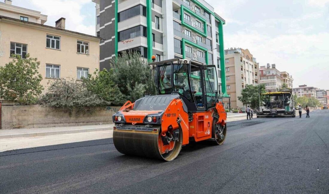 Van Büyükşehir Belediyesi, yenileme çalışmaları kapsamındaki Eski Cezaevi Caddesi’nde asfalt