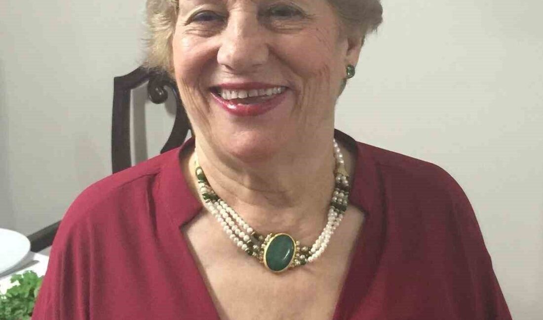 Aydınlı merhum Vali Şenol Engin’in eşi, Koçarlılı emekli öğretmen Emine