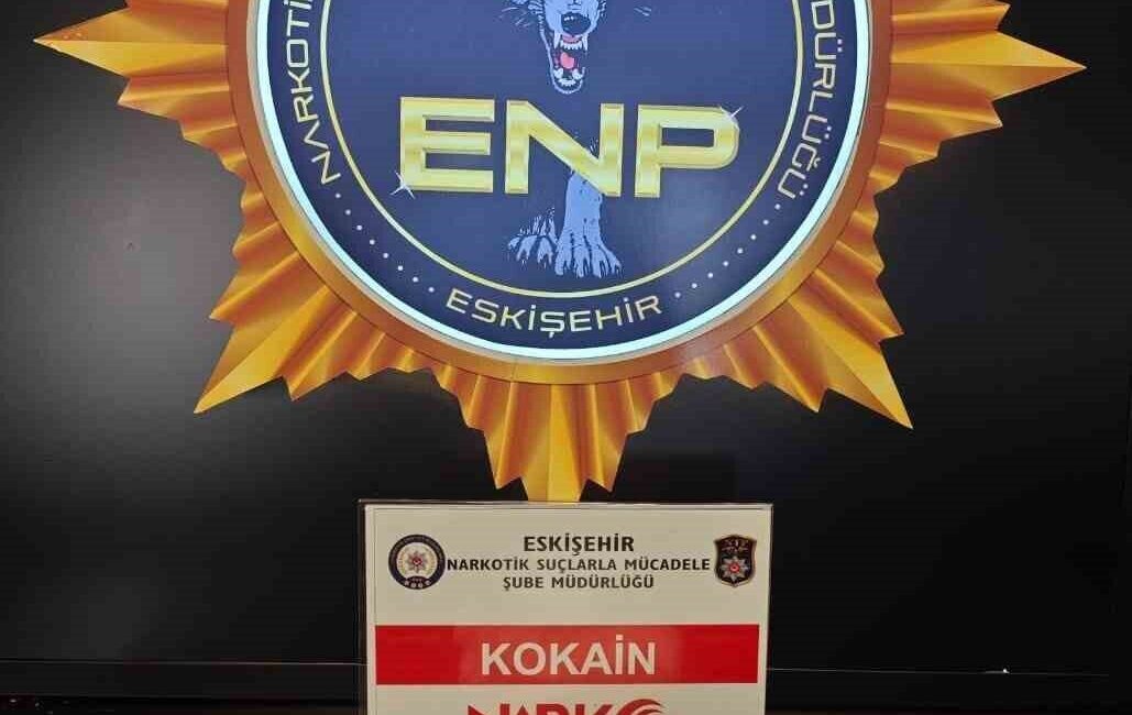 Eskişehir İl Emniyet Müdürlüğü ekiplerinin yaptığı çalışmalar sonucu 1 kilo