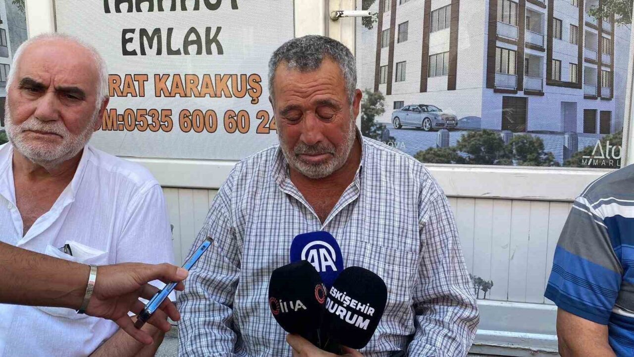 Eskişehir’in Seyitgazi ilçesinde çıkan ve Afyonkarahisar sınırlarına ulaşan yangında şehit