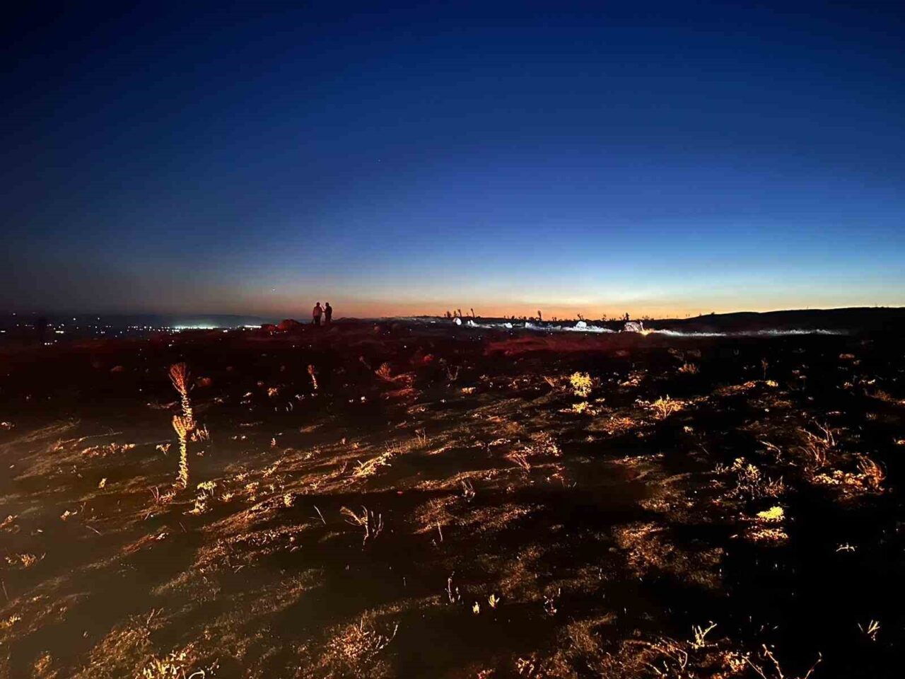 Eskişehir’in Tepebaşı ilçesinde tarım arazisinde çıkan yangın, köylülerin hızlı müdahalesi