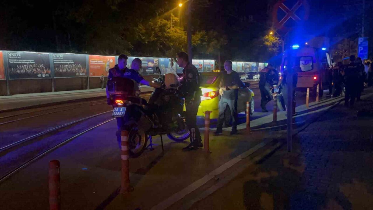 Eskişehir’de ticari taksi ile Motorize Yunus Timi’nin çarpışması sonucunda meydana